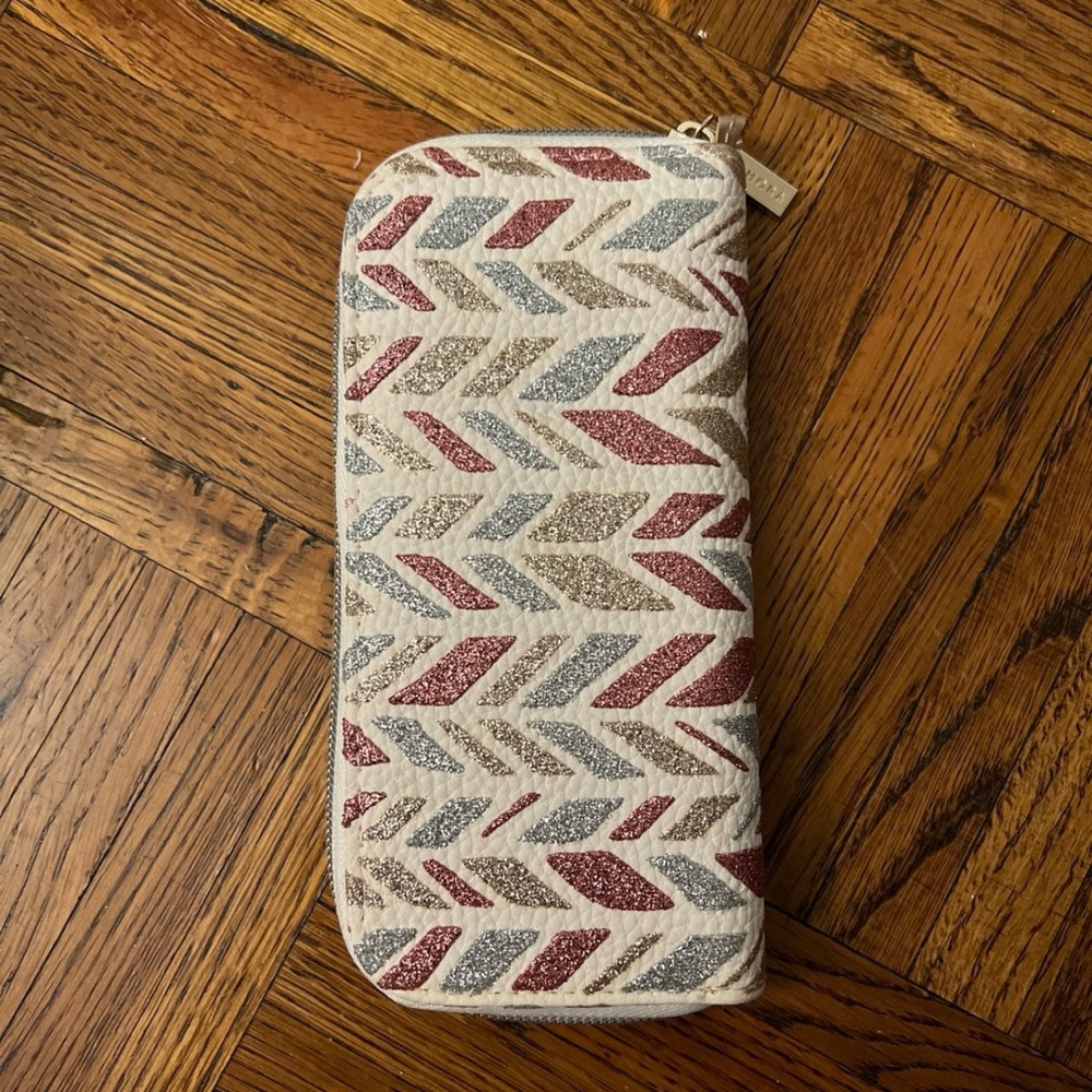 Makeup brush pouch